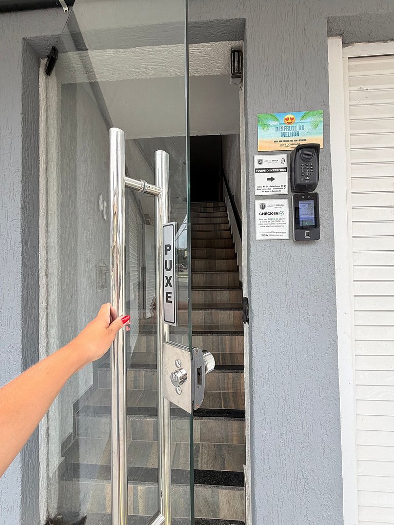 Cabo Frio > Novo e Aconchegante Apto c/Ar > N°02
